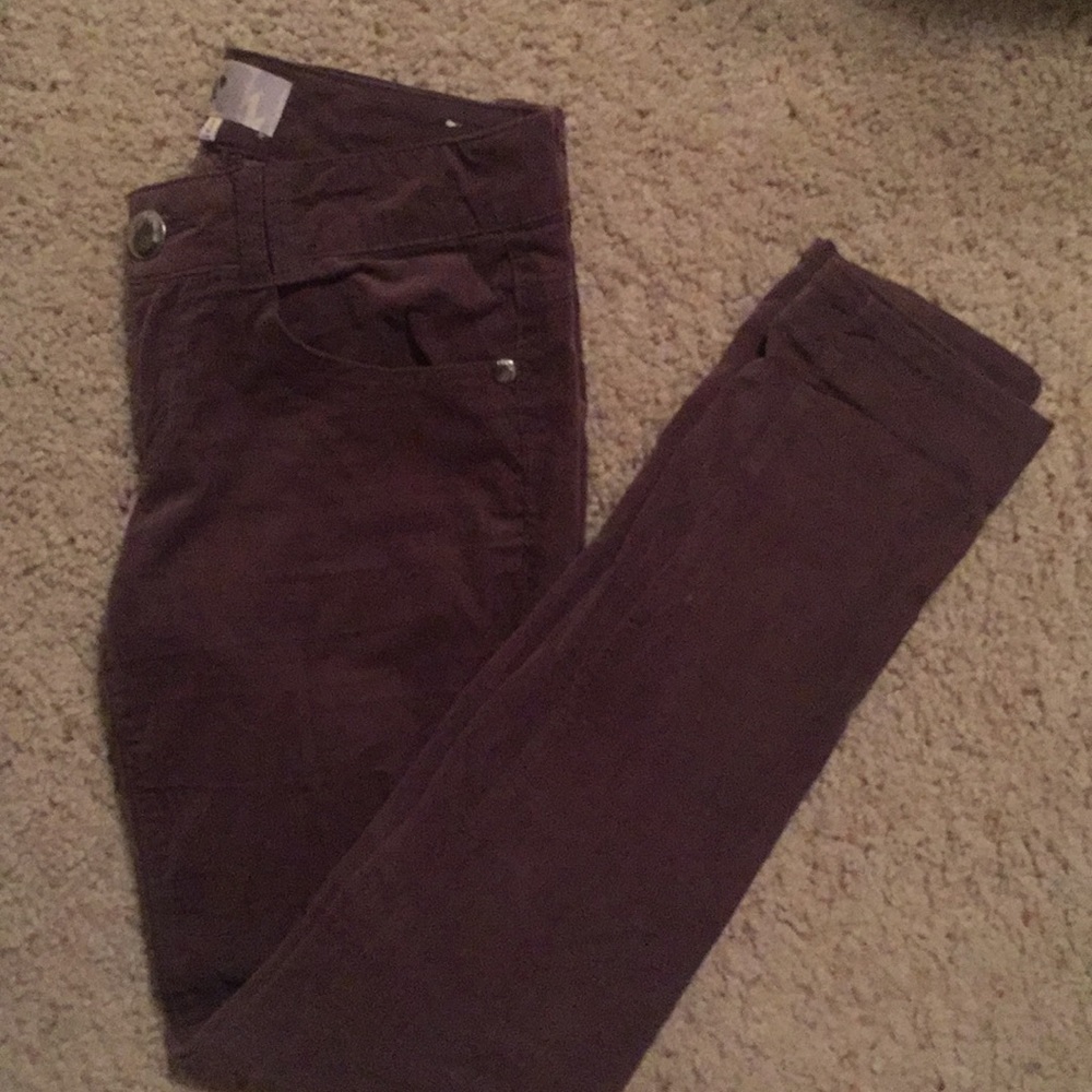 Brown corduroy skinny pants